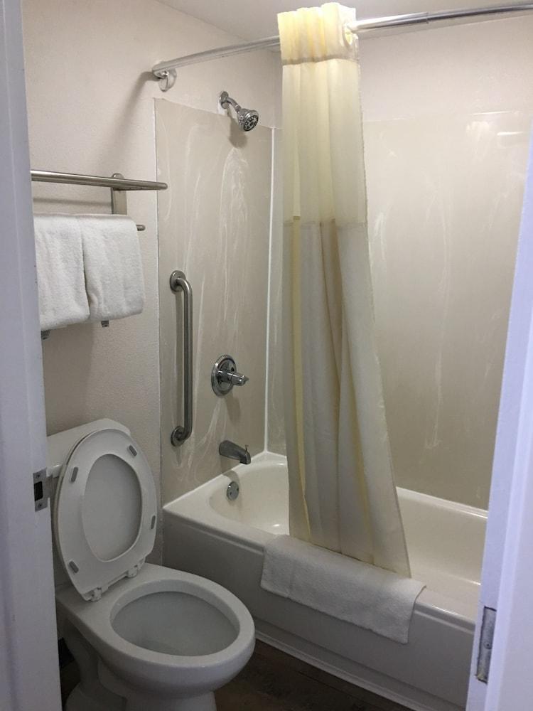 Quality Inn Greenville Near University Extérieur photo