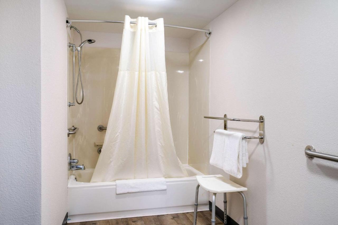 Quality Inn Greenville Near University Extérieur photo