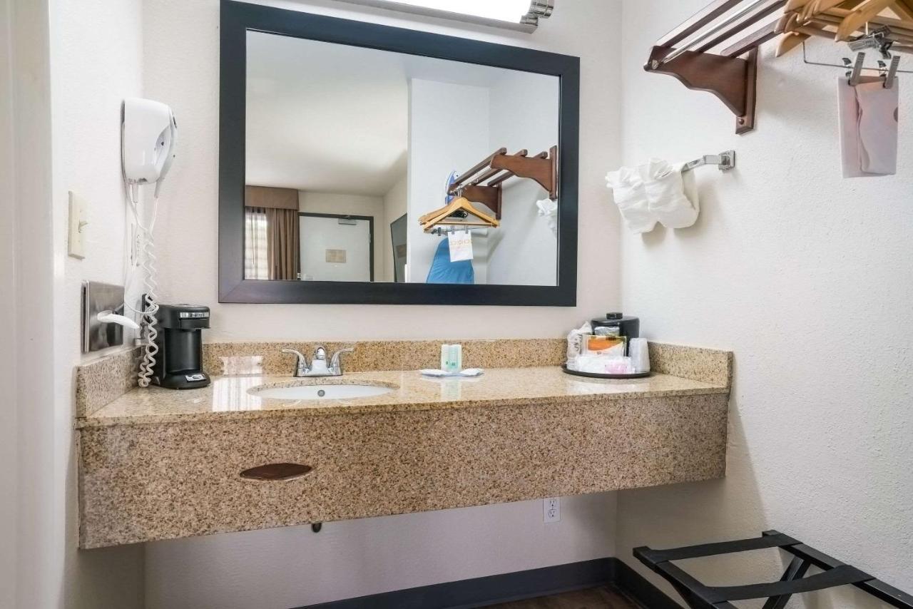 Quality Inn Greenville Near University Extérieur photo